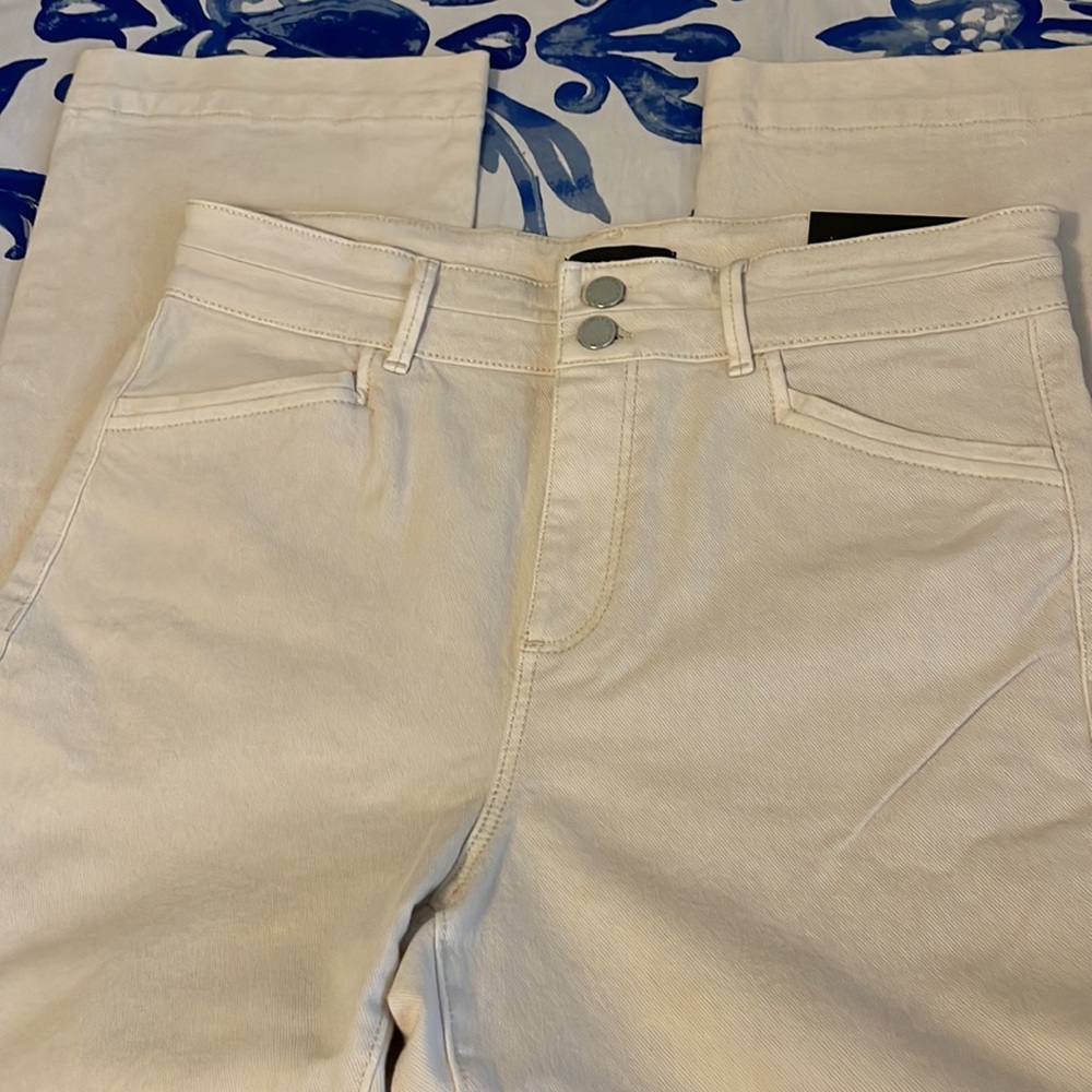 FINAL MARKDOWN!! NWT Ann Taylor The Easy Straight Jean, Size 6